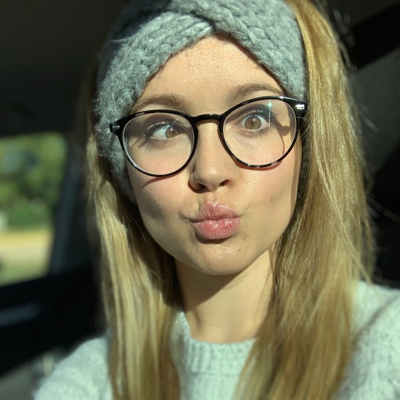 Meet Your Posher! - Picture 3 of 8